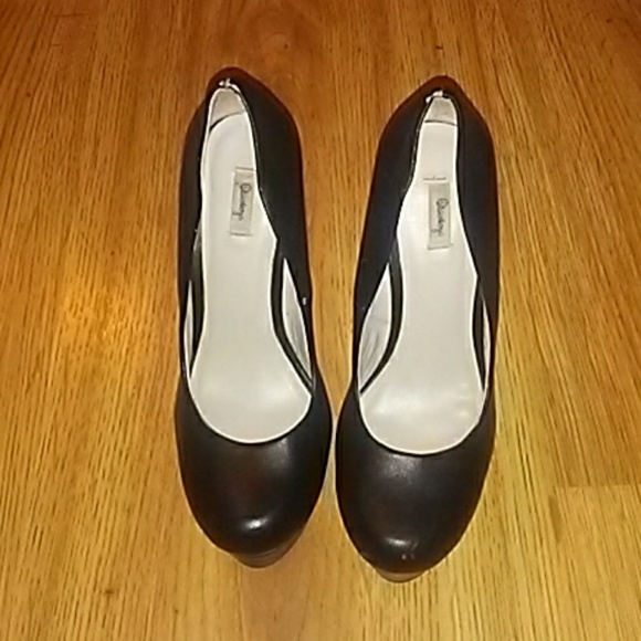 Olsenboye Black Platform Heels - Picture 2 of 6